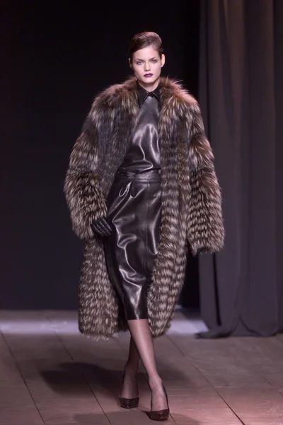Look 11